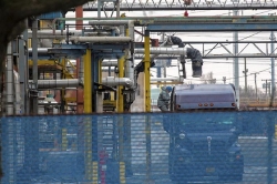 Coal tar industry fights bans on sealants