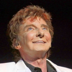 Concert review: Barry Manilow shows he still has it