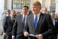 Pittsburgh primary 2013: Peduto parades supporters; Wagner trumpets experience
