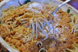What's for dinner: Tomato Almond Pesto with Spaghetti