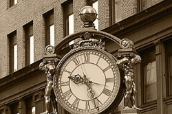 The Morning File / The Kaufmann's Clock: a great place to meet (yourself)