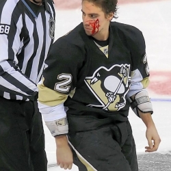 Okposo's fight with Niskanen sets tone for Islanders comeback