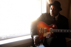 Tonight: Vince Agwada brings 'cutting edge' blues to The R Bar