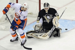 Vokoun stops Islanders cold, Penguins win, 4-0, to take series lead