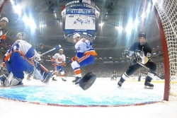 Penguins hope to wrap up first-round Eastern Conference playoff series tonight