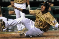 Pirates fall to Astros, 4-2, after 11 innings