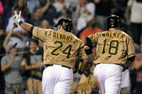 Alvarez's HR, Astros' error in 9th cap rally