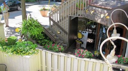 The restaurant Girasole, in Shadyside, is one of 10 places identified by Urban Design Associates as "everyday squares."
