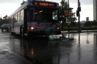 Police search for hit-and-run driver who slammed into Downtown Pittsburgh bus