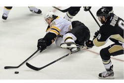 Bruins shut out Penguins, 3-0, in Game 1 of Eastern Conference final