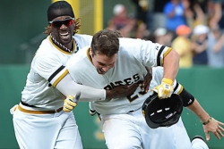 Pirates beat Reds, 5-4, in 11 innings
