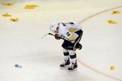 Rask, Bruins shut out Penguins, 1-0