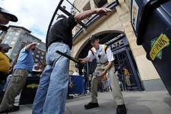 Lines move smoothly on second night of security scanning at PNC Park