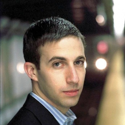 Benjamin Hochman -- Pianist lent grace to one-handed performance of Ravel's concerto.
