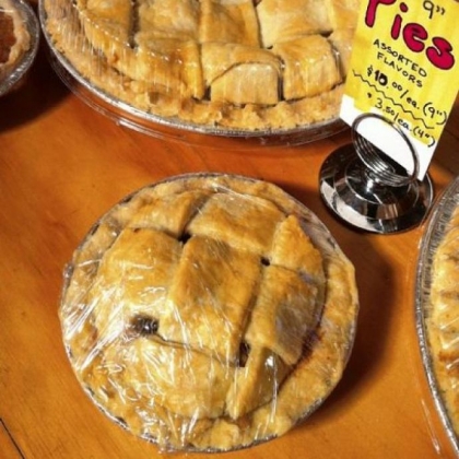 Om Nom Bake Studio's 9-inch and mini apple pies.