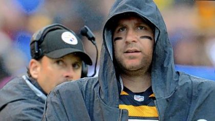 Steelers quarterback Ben Roethlisberger under the watchful eye of offensive coordinator Todd Haley.