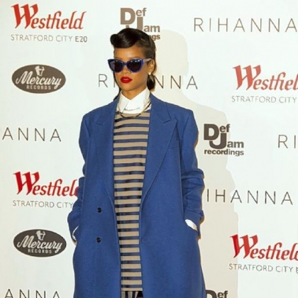 Rihanna will unveil her fashion line next month during London Fashion Week.