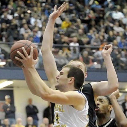 David Urso, driving to the basket during a WPIAL title game against Gateway in March, is Central Catholic's top scorer.