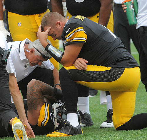 Steelers fall to Titans 16-9, lose 4 players to injuries