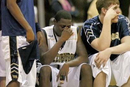 Carl Krauser and Aaron Gray hang their heads as the Orange beat the Panthers, 49-46, February 29, 2004, the last time Syracuse beat Pitt at Petersen Events Center.