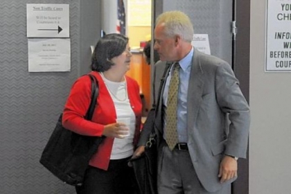 Lisa Sasinoski (left)