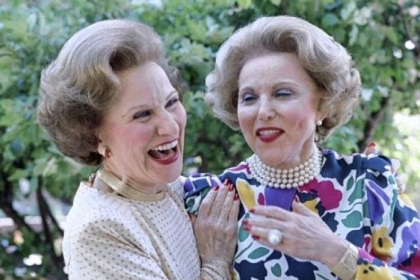 The recent death of advice columnist Abigail Van Buren, left, which followed her twin sister Ann Landers' death by 11 1/2 years, raises an age-old question: If twins are identical, with exactly the same genome and cells, why don't they die of the same disease at the same age?
