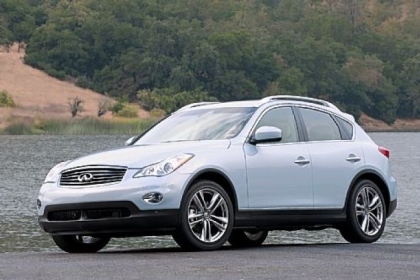 The 2013 Infiniti EX37 has a 325-horsepower 3.7-liter V6 engine. The interior is welcoming and understated in its elegance.