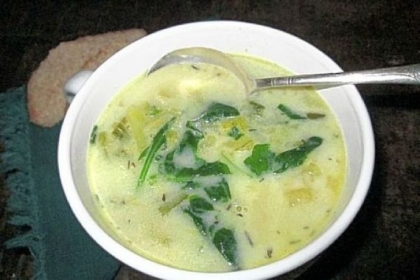 Chunky Potato, Leek and Spinach Soup.