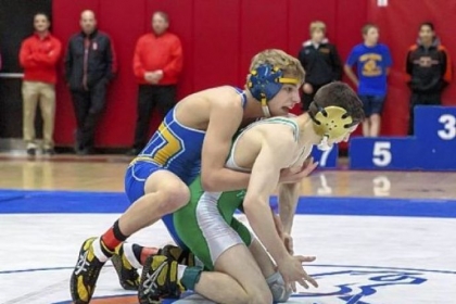 Derry's George Phillippi, left, defeated South Fayette's Seth Carr in the WPIAL Class AA championship match at 113 pounds.
