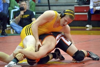 North Allegheny's Zach Smith, going against Bethel Park's Nate Grygo, qualified for the WPIAL Class AAA tournament.