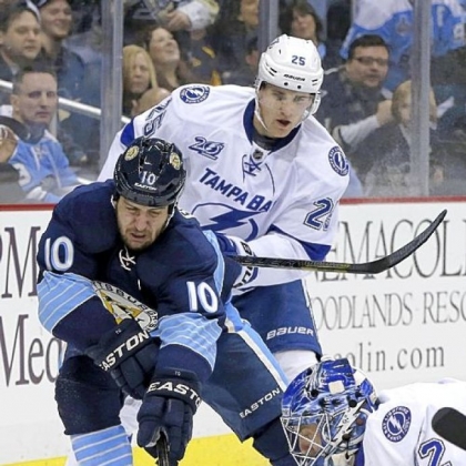 Tanner Glass battles Philadelphia's Wayne Simmonds in the teams' previous meeting Feb. 20 at Consol Energy Center.