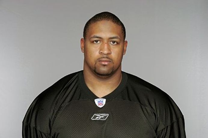Source: Steelers sign guard Foster to three-year deal