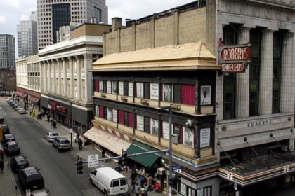 Pittsburgh's "skinny building" on Forbes Avenue at the corner of Wood Street.