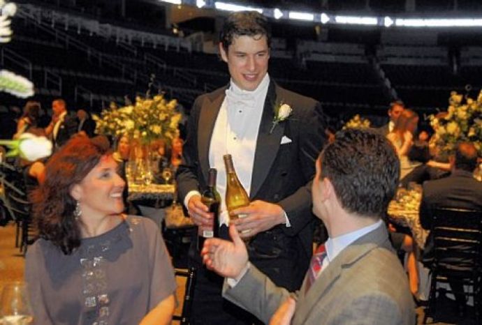  - sidney-crosby-with-kelly-and-dave-natale_original