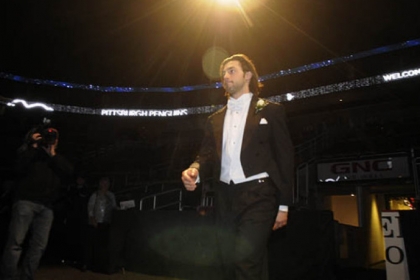 Kris Letang enters.