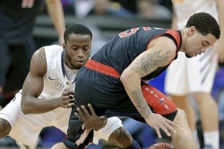 Texas Tech's buzzer-beater downs West Virginia men