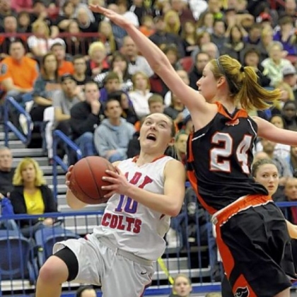 Chartiers Valley's Kassidy O'Keefe drives to the net against Bethel's Paige Kochka-Puskar in WPIAL title game.