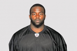Linebacker Sylvester re-signs with Steelers