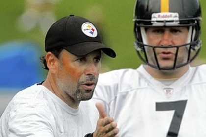 Steelers offensive coordinator Todd Haley, left, talks with quarterback Ben Roethlisberger during a training camp practice in Latrobe in July.
